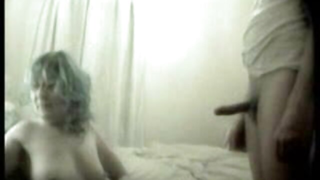 Đĩ mát xa người của xxx video hay vòi nước với tay