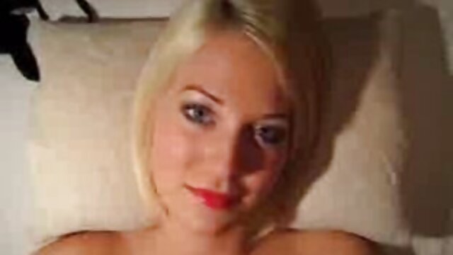 Mập mạp coed Christine Rhydes sử dụng một khổng lồ dildo trên cô ấy phim sex online xxx twat