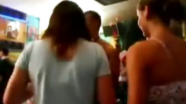 Cô bé phim xxx hot tóc vàng trên bàn bi-a